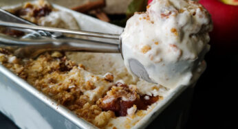 Apple Crumble Ice Cream Recipe- No-churn!