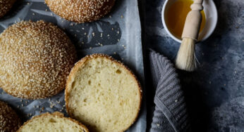 Small Batch Sesame Brioche Burger Buns – Vegan Recipe